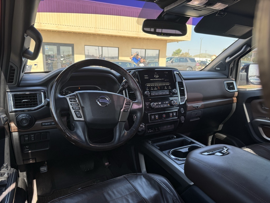 2021 Nissan Titan Platinum Reserve photo 3