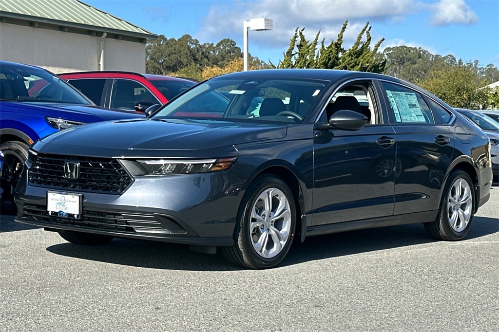 2025 Honda Accord LX photo 5