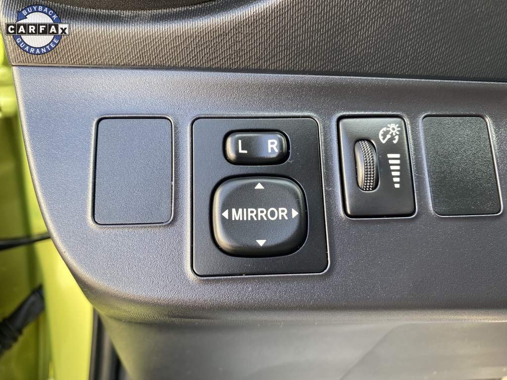 2016 Toyota Prius C One photo 20