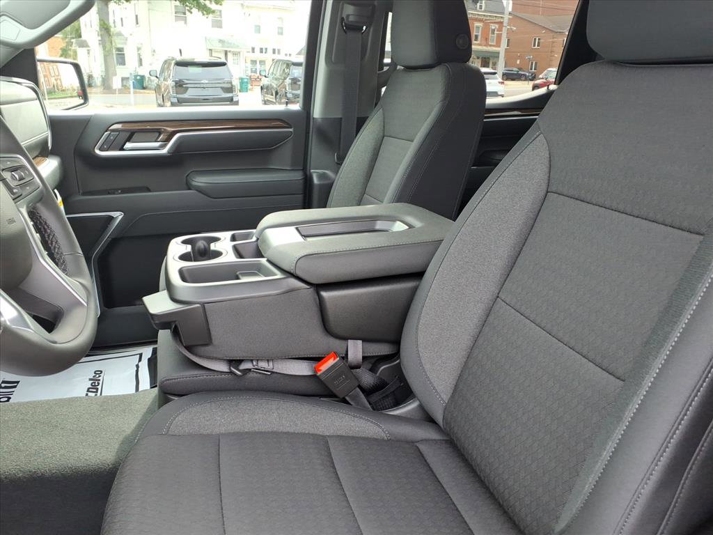 2026 Chevrolet Silverado 1500 LT photo 4