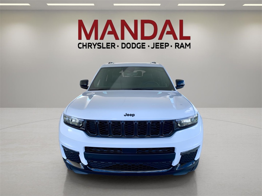 2025 Jeep Grand Cherokee Limited photo 3