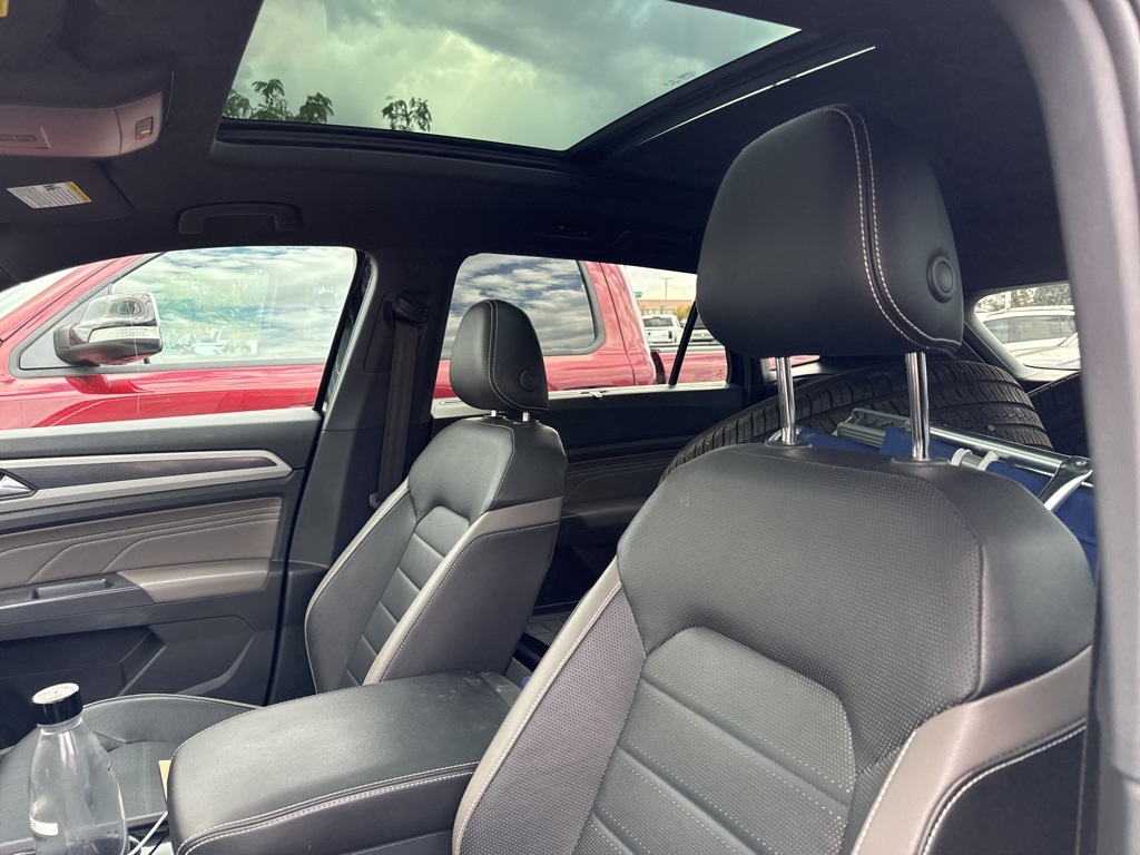 2021 Volkswagen Atlas Cross Sport V6 SEL Premium photo 4