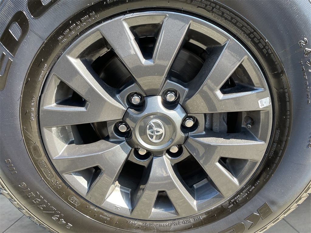 2022 Toyota Tacoma SR5 photo 28