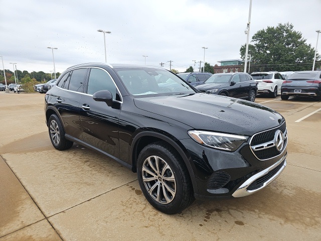 2026 Mercedes Benz GLC 300 4MATIC photo 2