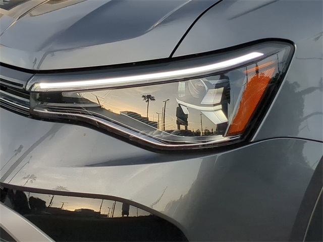 2025 Volkswagen Taos S photo 3