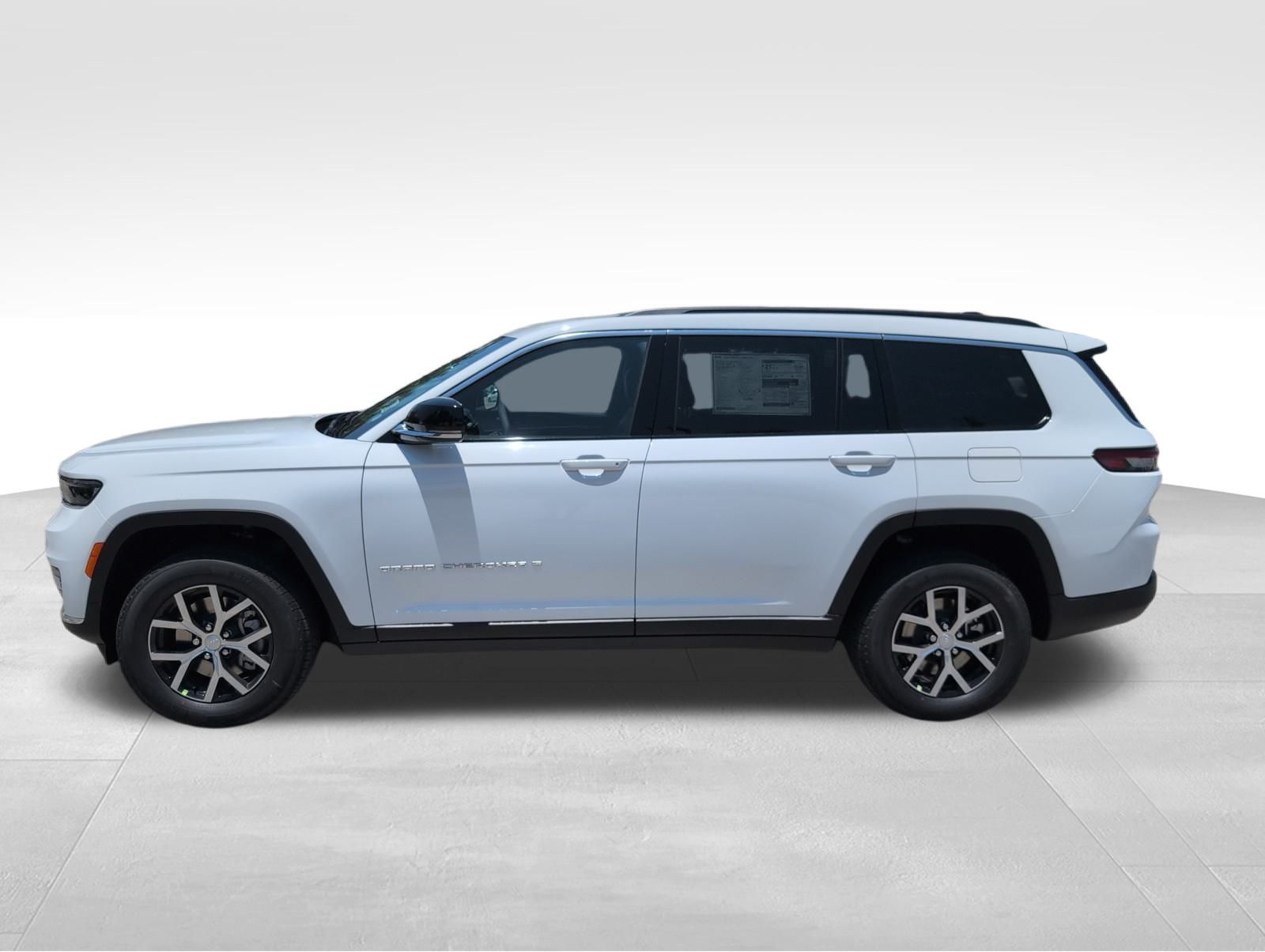 2025 Jeep Grand Cherokee Limited photo 4