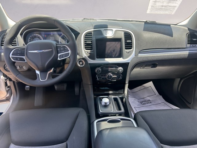 2023 Chrysler 300 Touring photo 10