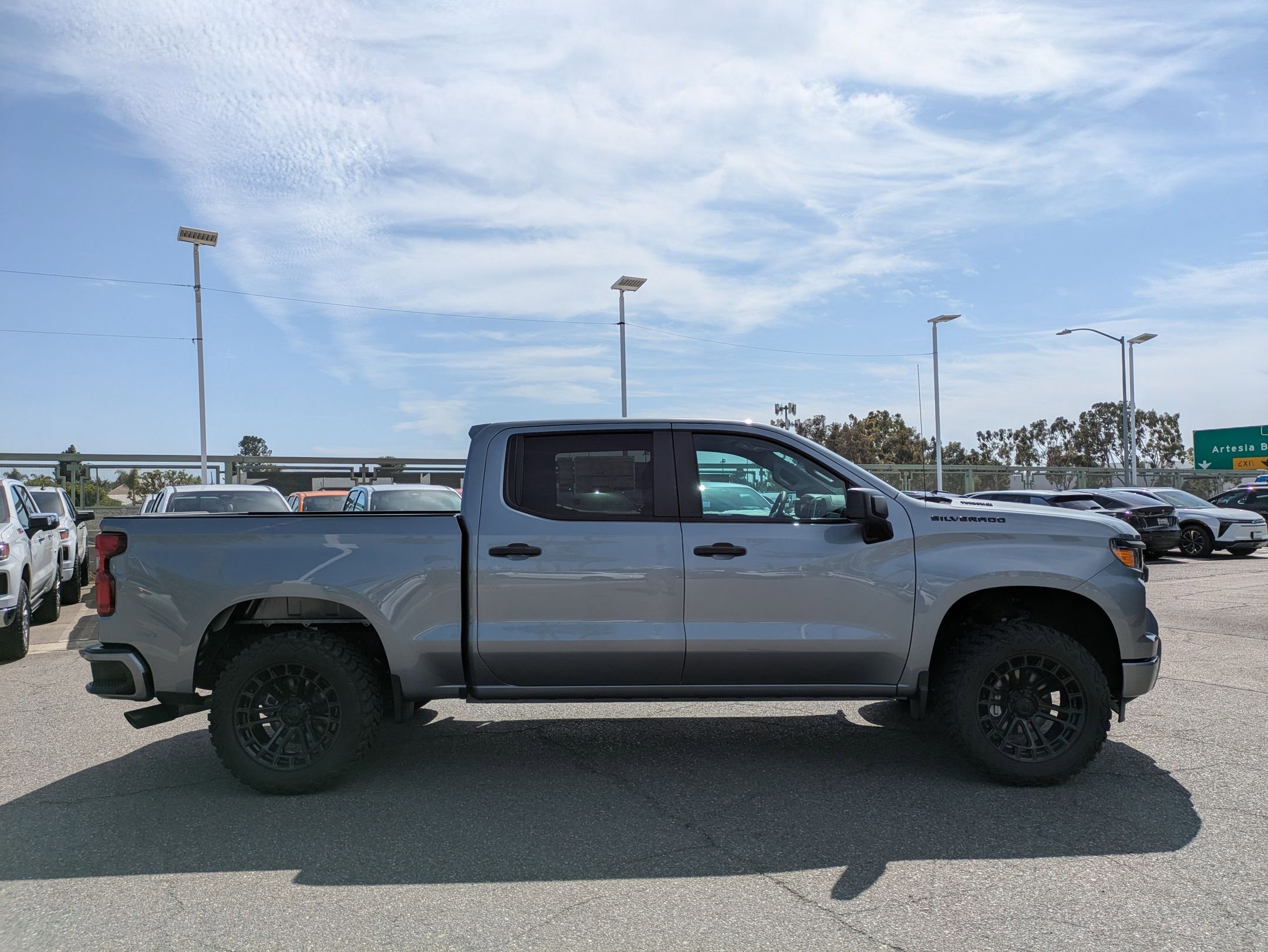 2025 Chevrolet Silverado 1500 Custom photo 6