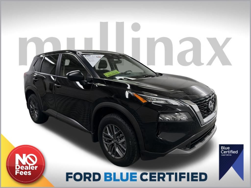 2023 Nissan Rogue S's photo