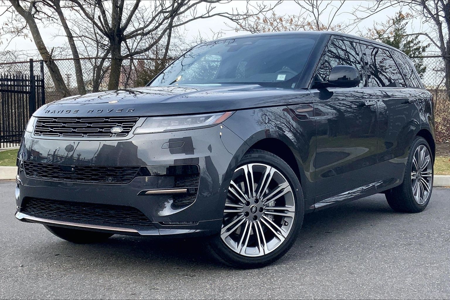 2025 Land Rover Range Rover Sport Dynamic SE's photo