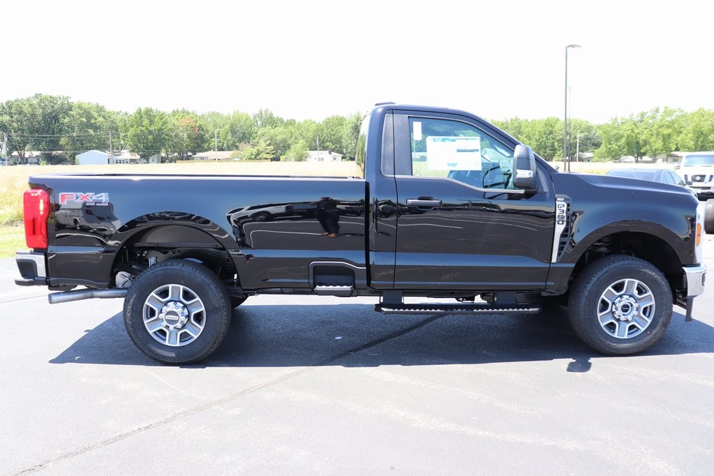2025 Ford F-350 XLT photo 12