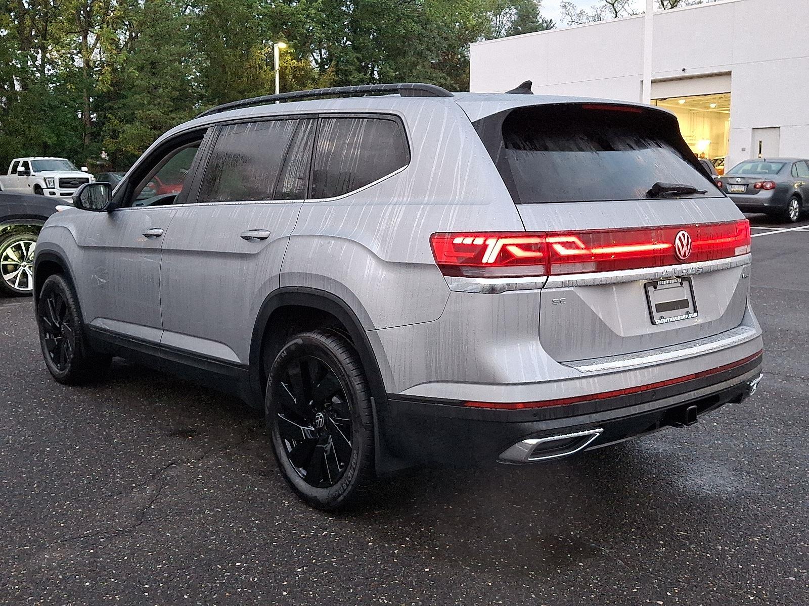 2026 Volkswagen Atlas SE Technology photo 3