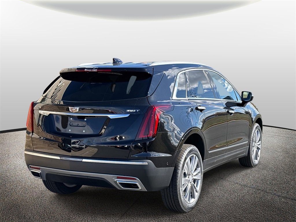 2026 Cadillac XT5 Premium Luxury photo 2