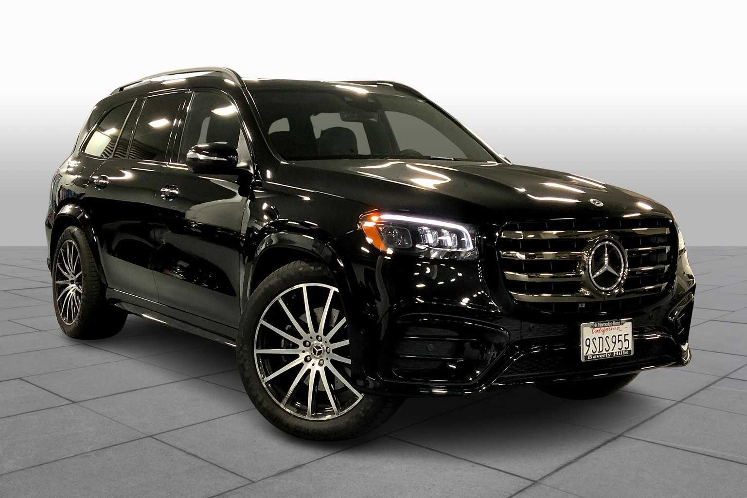 2025 Mercedes Benz GLS 450 4MATIC photo 2