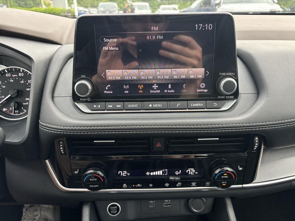 2022 Nissan Rogue SV photo 19