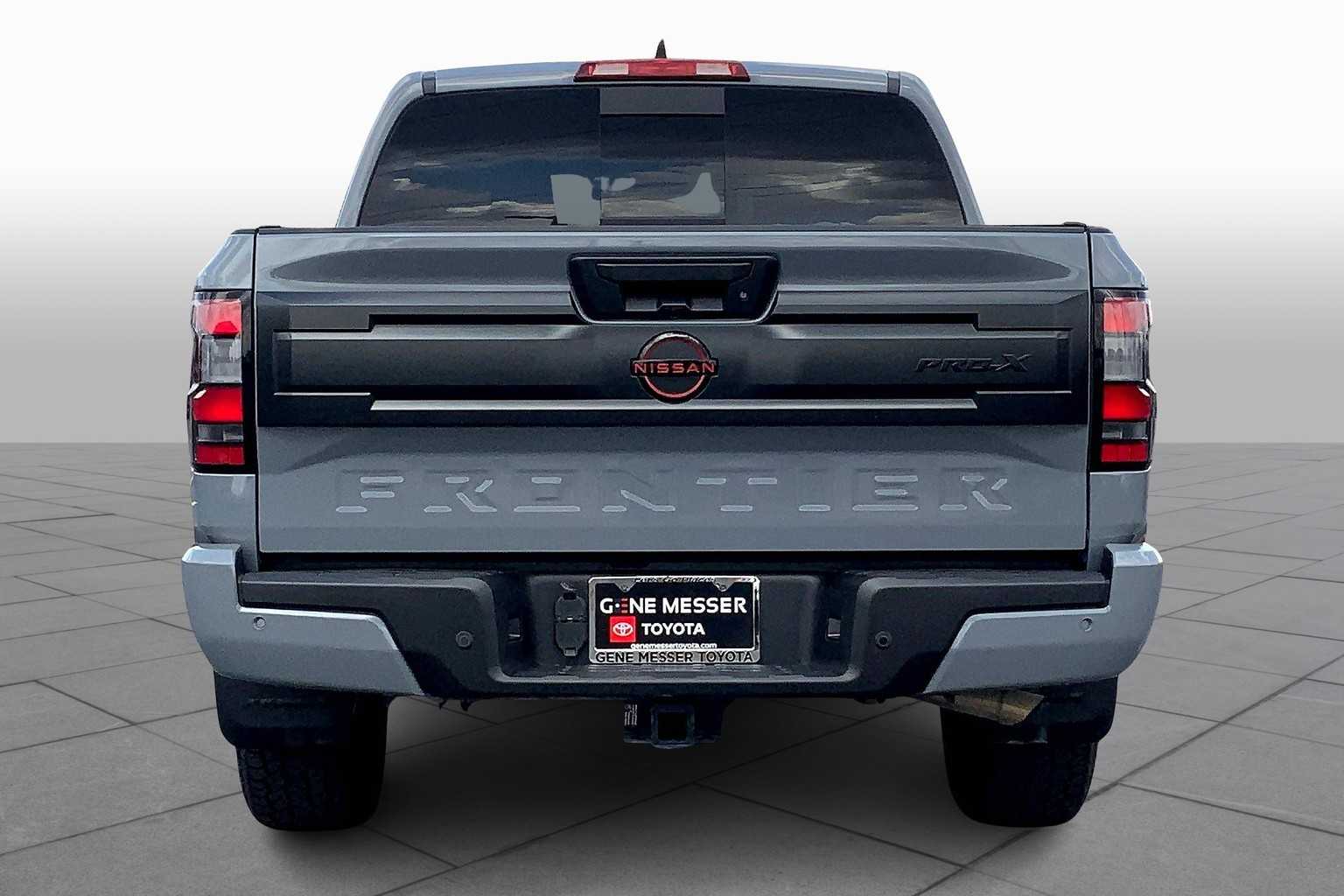 2025 Nissan Frontier PRO-X photo 4