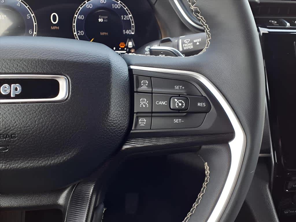 2023 Jeep Grand Cherokee Altitude photo 15