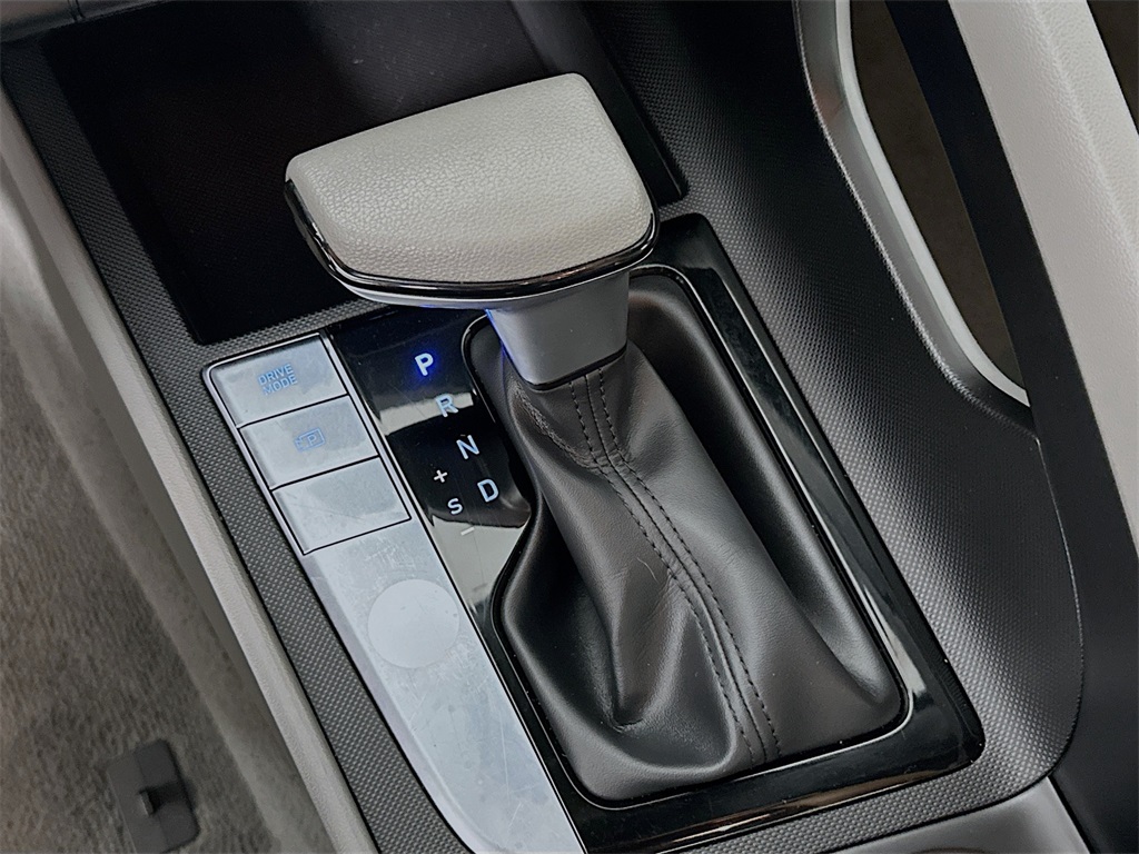 2024 Hyundai Elantra SEL photo 21