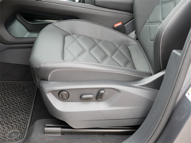 2025 Volkswagen Atlas SE Technology photo 13