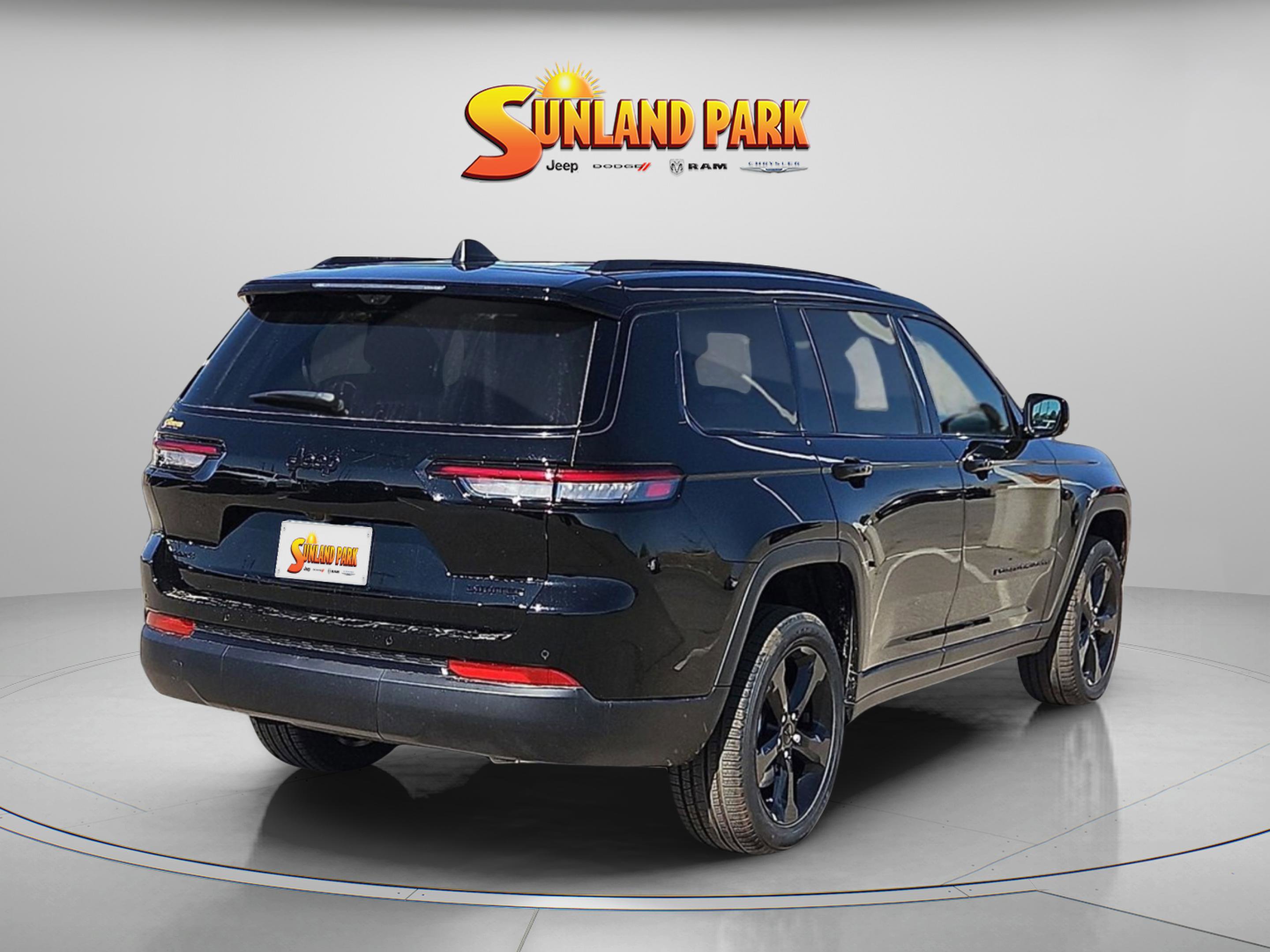 2025 Jeep Grand Cherokee Limited photo 4