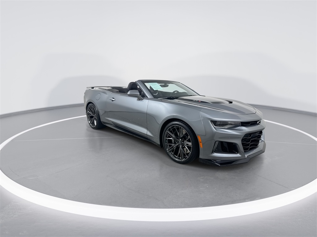 2021 Chevrolet Camaro ZL1 photo 2