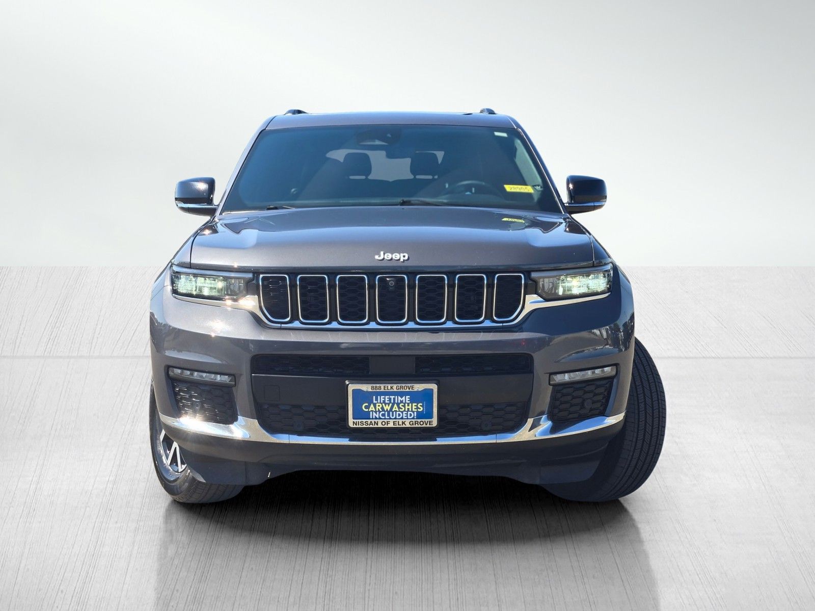 2024 Jeep Grand Cherokee Limited photo 2