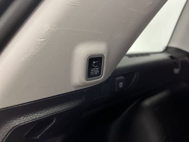 2023 Jeep Grand Cherokee Limited photo 3