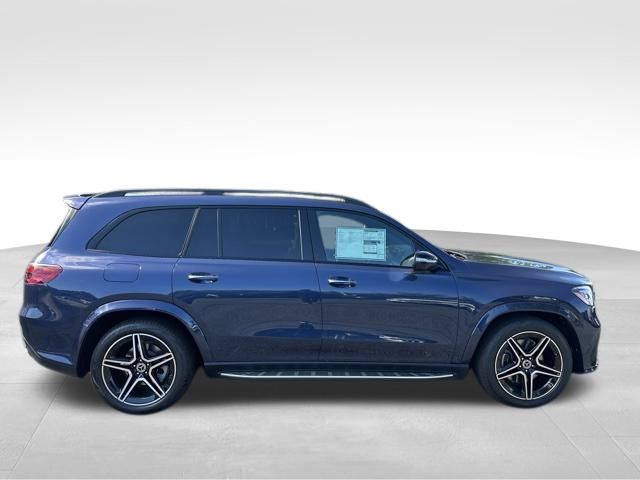 2026 Mercedes Benz GLS 450 4MATIC photo 5