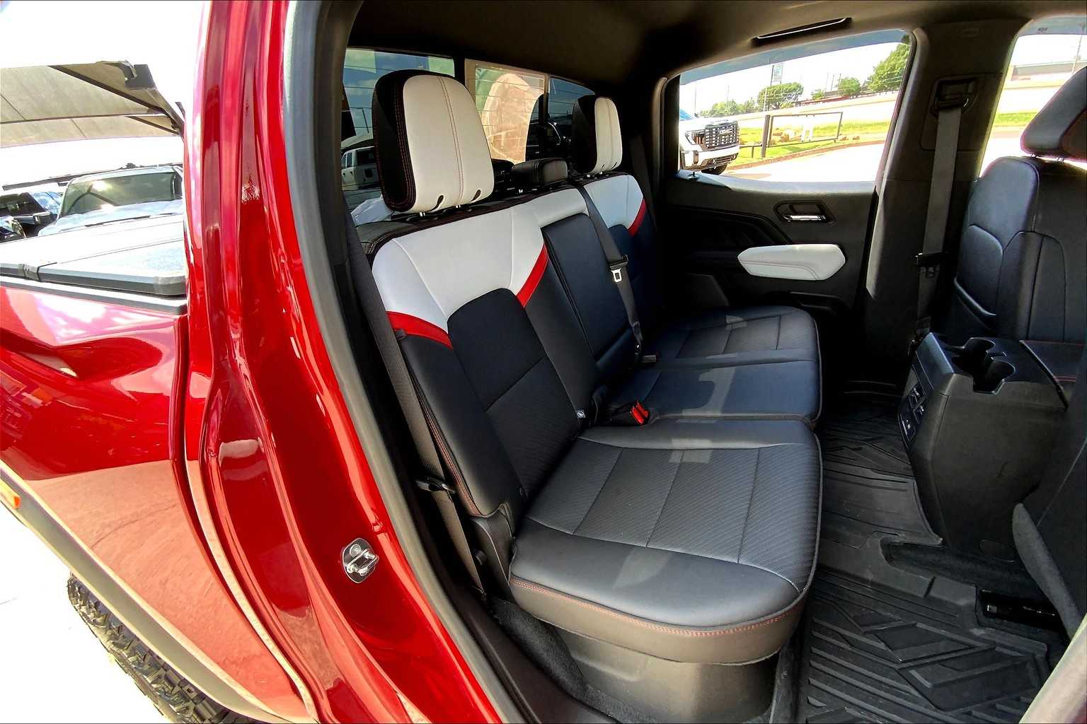 2023 Gmc Canyon AT4X photo 18