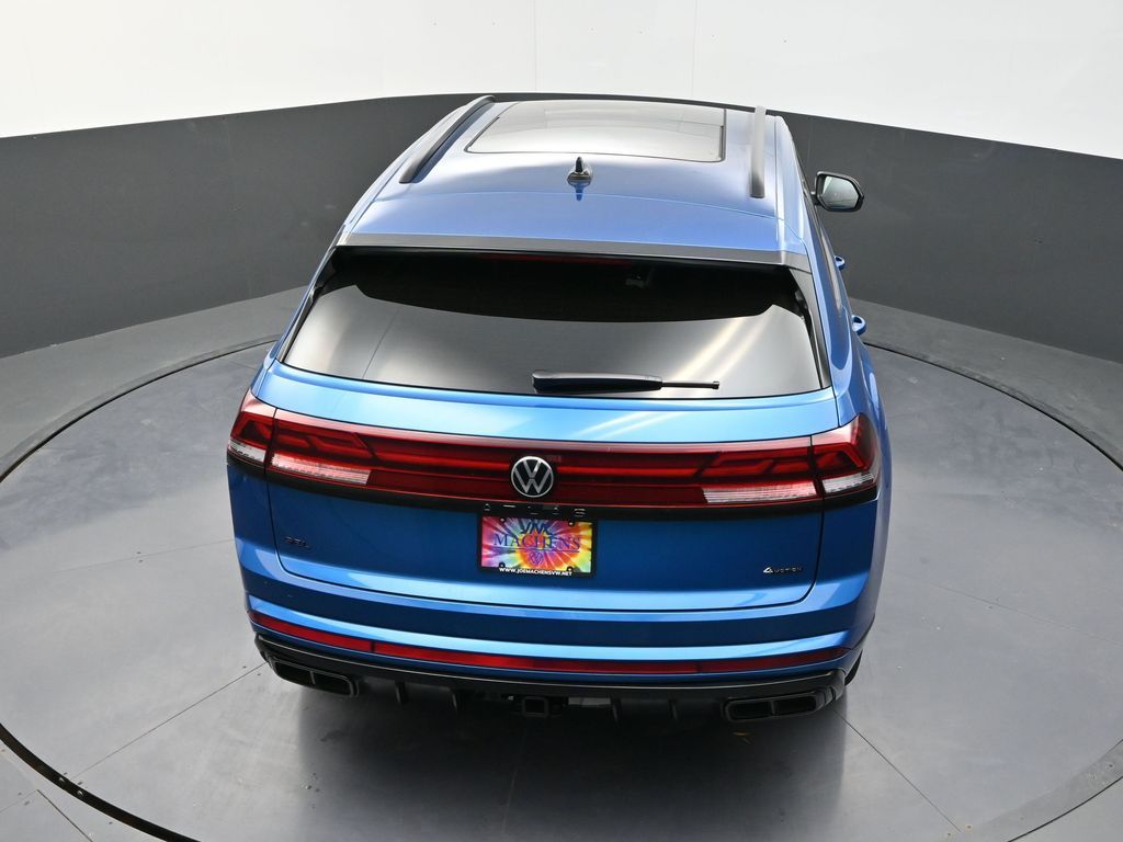 2025 Volkswagen Atlas Cross Sport SEL R-Line photo 12