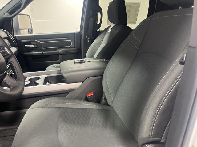 2025 Ram 2500 Big Horn photo 8