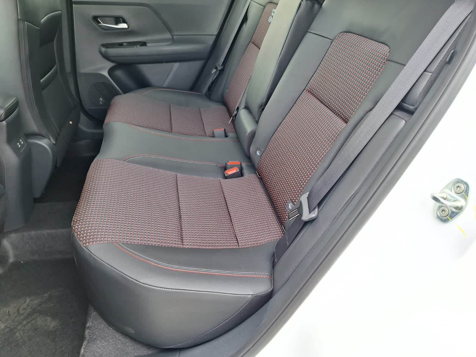 2026 Nissan Kicks SR photo 22