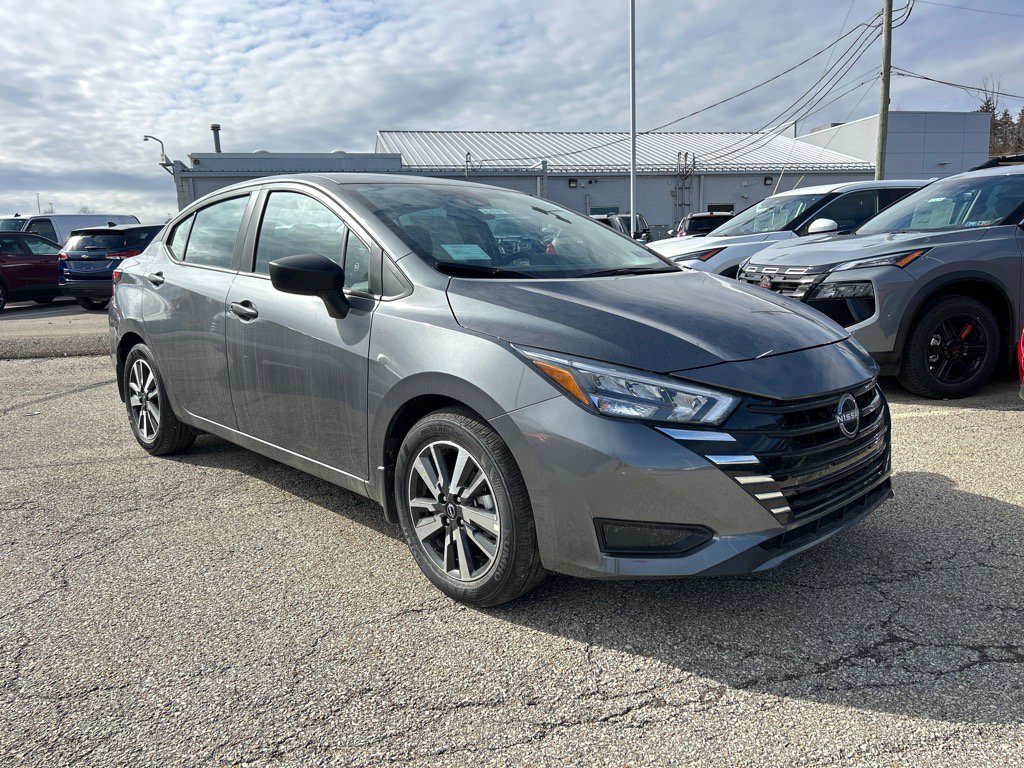 2025 Nissan Versa S's photo