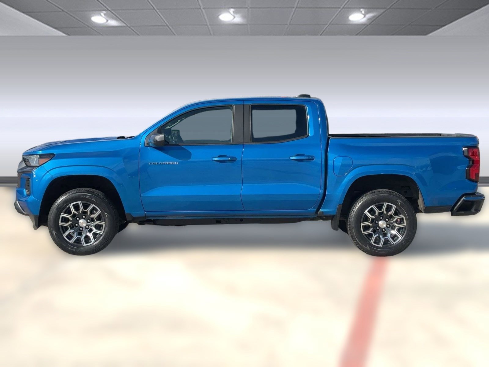 2023 Chevrolet Colorado LT photo 2