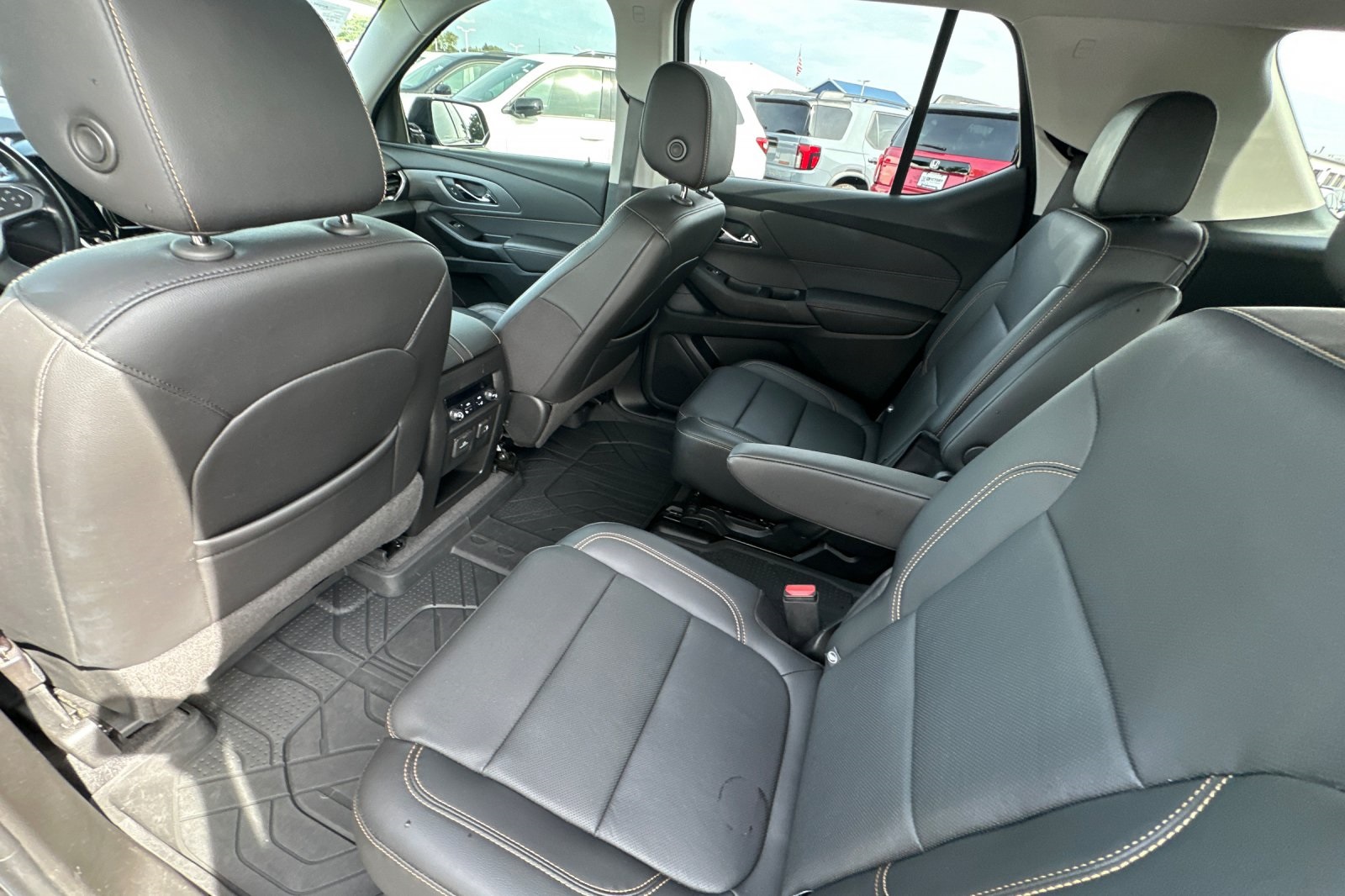 2020 Chevrolet Traverse Premier photo 11
