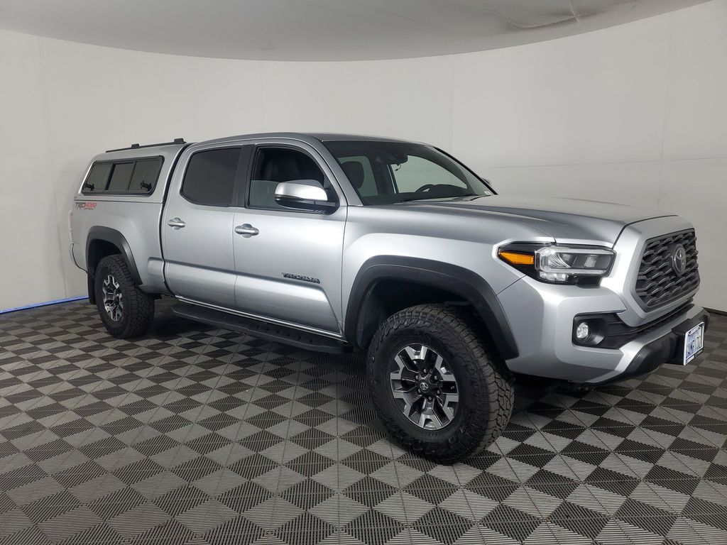2022 Toyota Tacoma TRD Off-Road photo 2