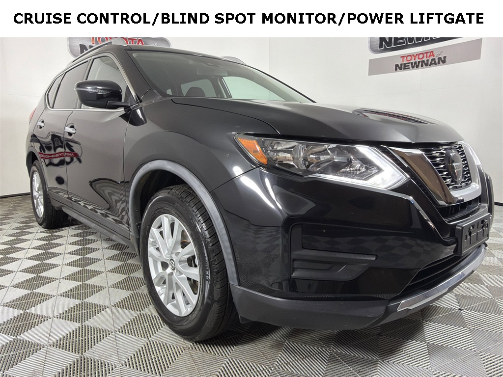 2020 Nissan Rogue SV's photo