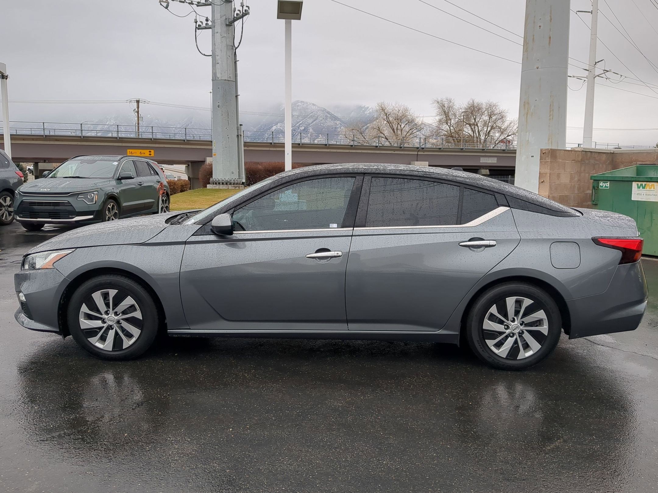 2019 Nissan Altima 2.5 S photo 2