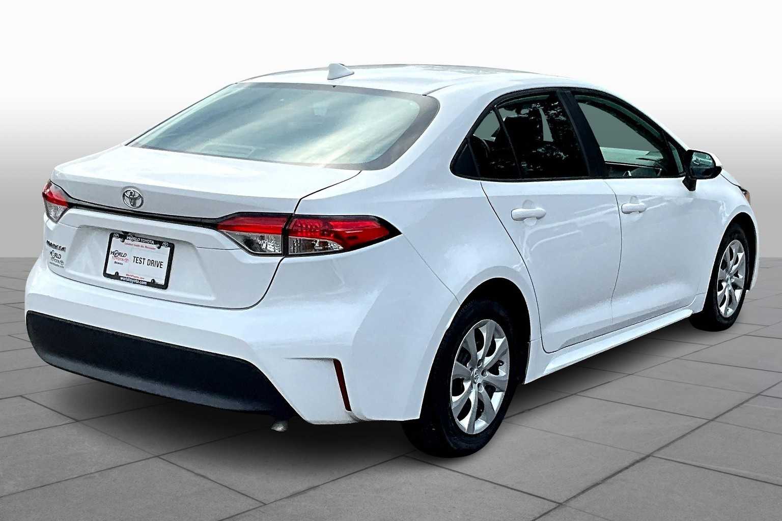 2023 Toyota Corolla LE photo 11