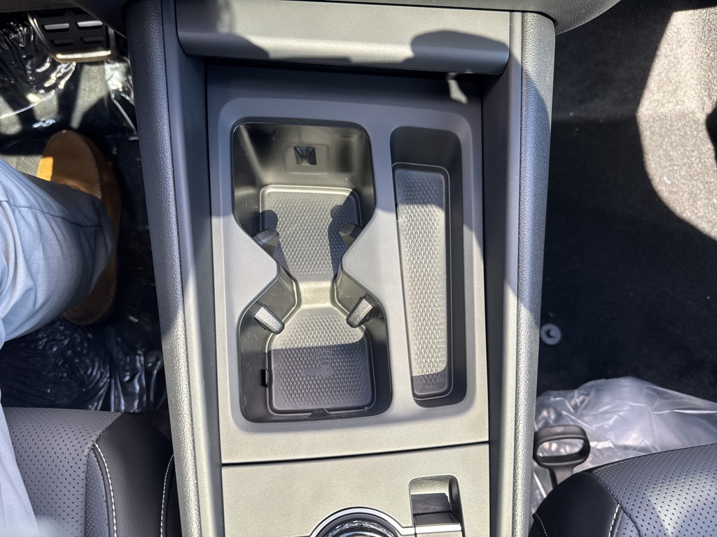 2025 Volkswagen Tiguan SE R-Line Black photo 15
