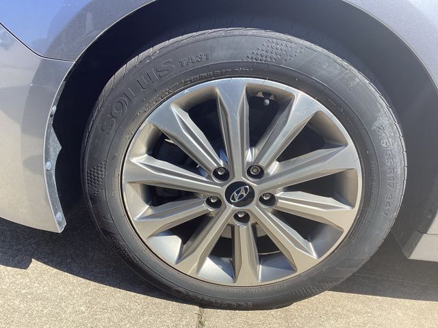 2017 Hyundai Sonata Limited photo 4