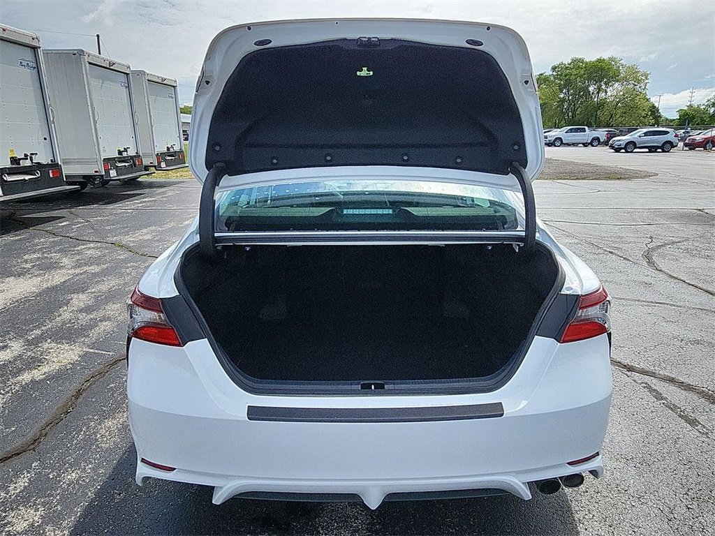 2023 Toyota Camry SE photo 17