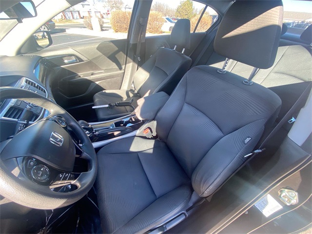 2016 Honda Accord LX photo 3