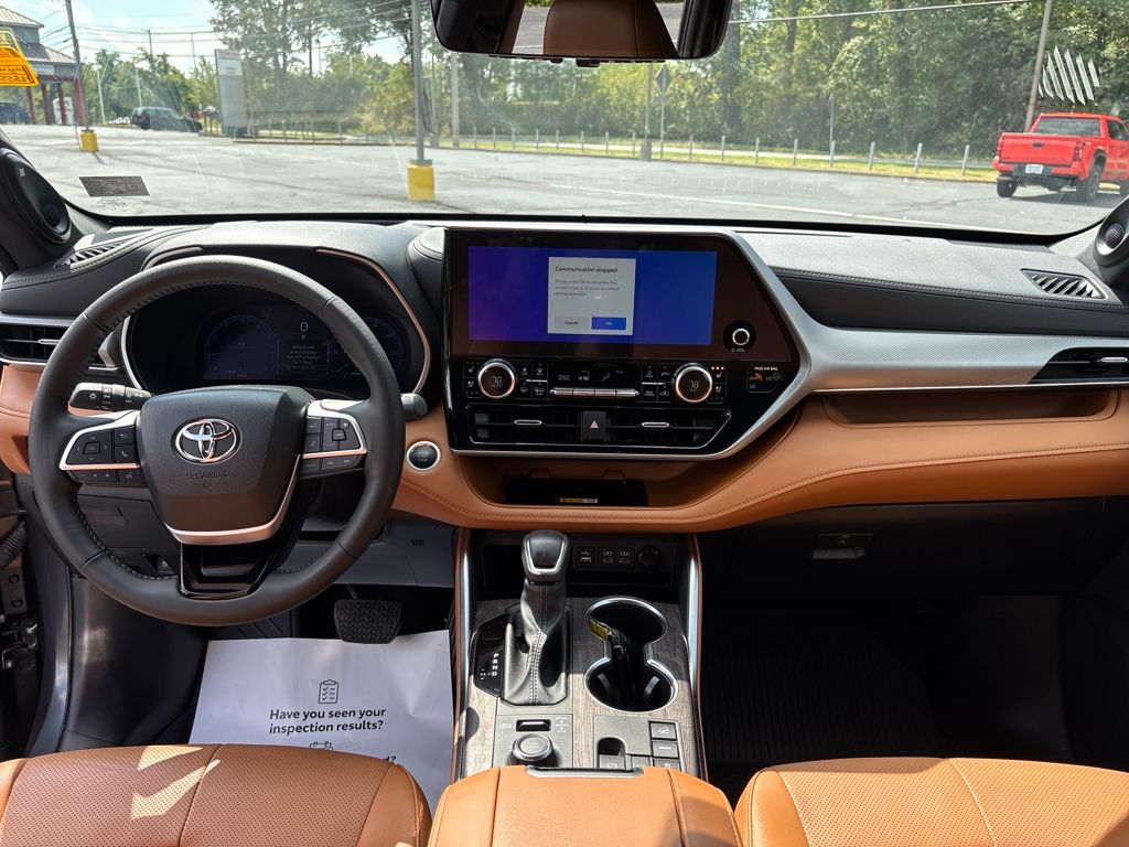 2024 Toyota Highlander Platinum photo 12