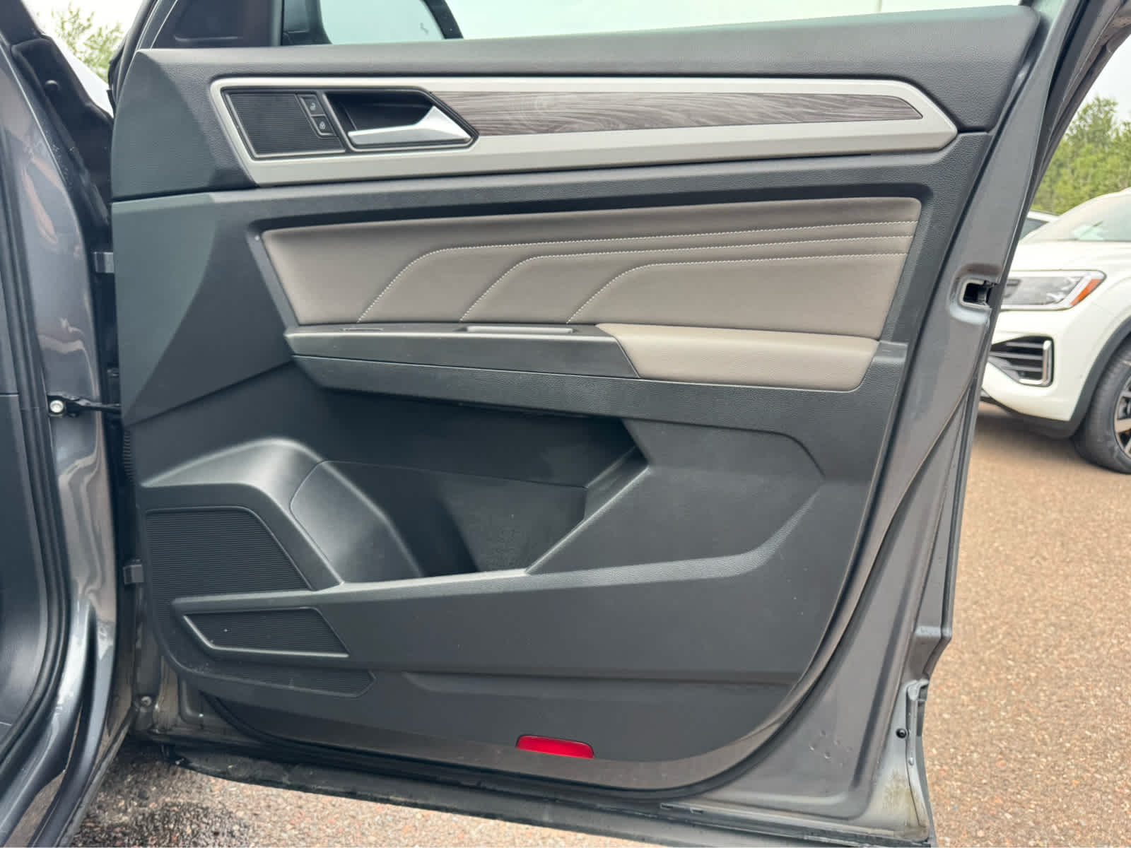 2023 Volkswagen Atlas Cross Sport V6 SE Technology photo 40