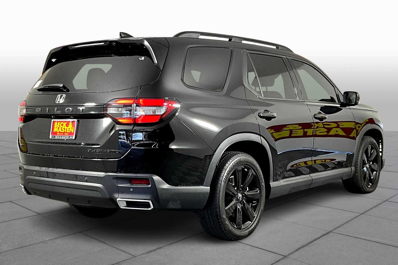 2025 Honda Pilot Black Edition photo 10