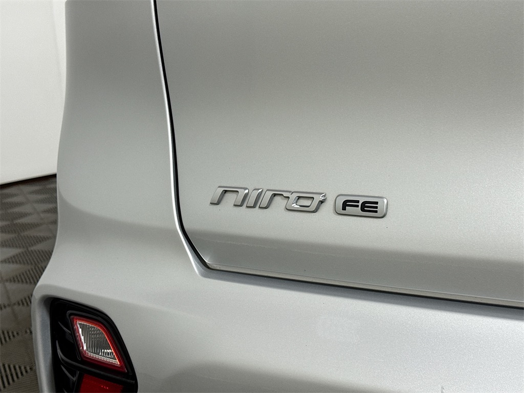 2021 Kia Niro LX photo 19