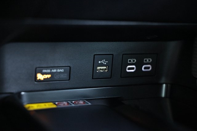 2025 Toyota Camry SE photo 37