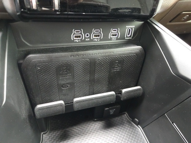 2025 Ram 1500 Laramie photo 17