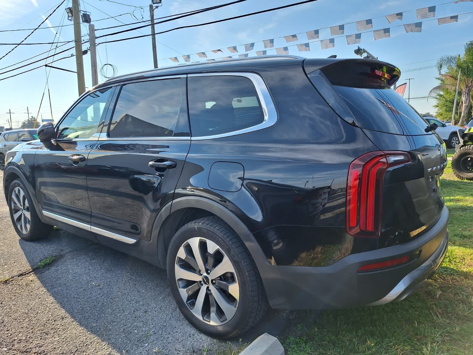 2022 Kia Telluride EX photo 2